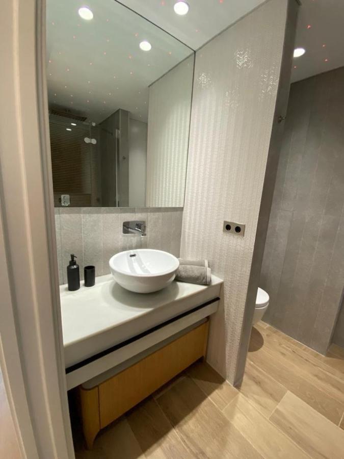 Luxurious Flat With Magical Sea View Apartment Марбеля Екстериор снимка
